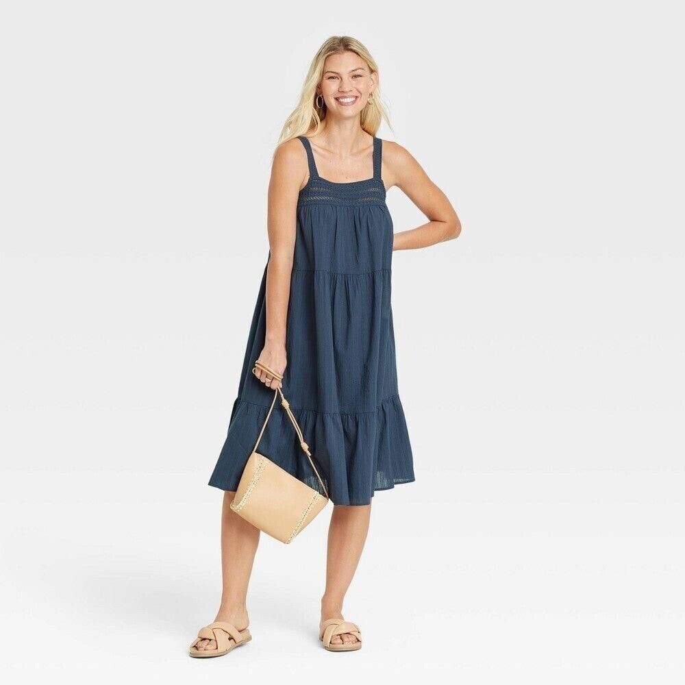 Universal Thread Woman’s Sleeveless Crochet Trim Blue Dress. Sz S. NWT